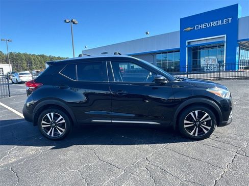 Used 2018 Nissan Kicks SR w/ Exterior Package image 5