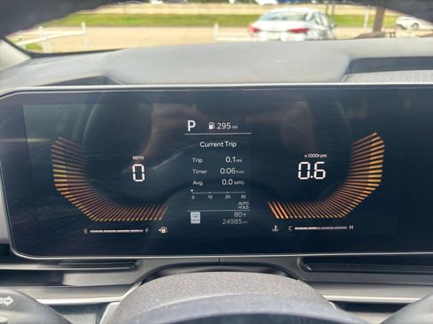 Used 2026 Kia Carnival FWD image 42
