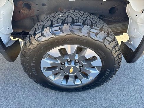 Used 2024 Chevrolet Silverado 2500 Custom w/ Custom Value Package AWD/4WD image 13