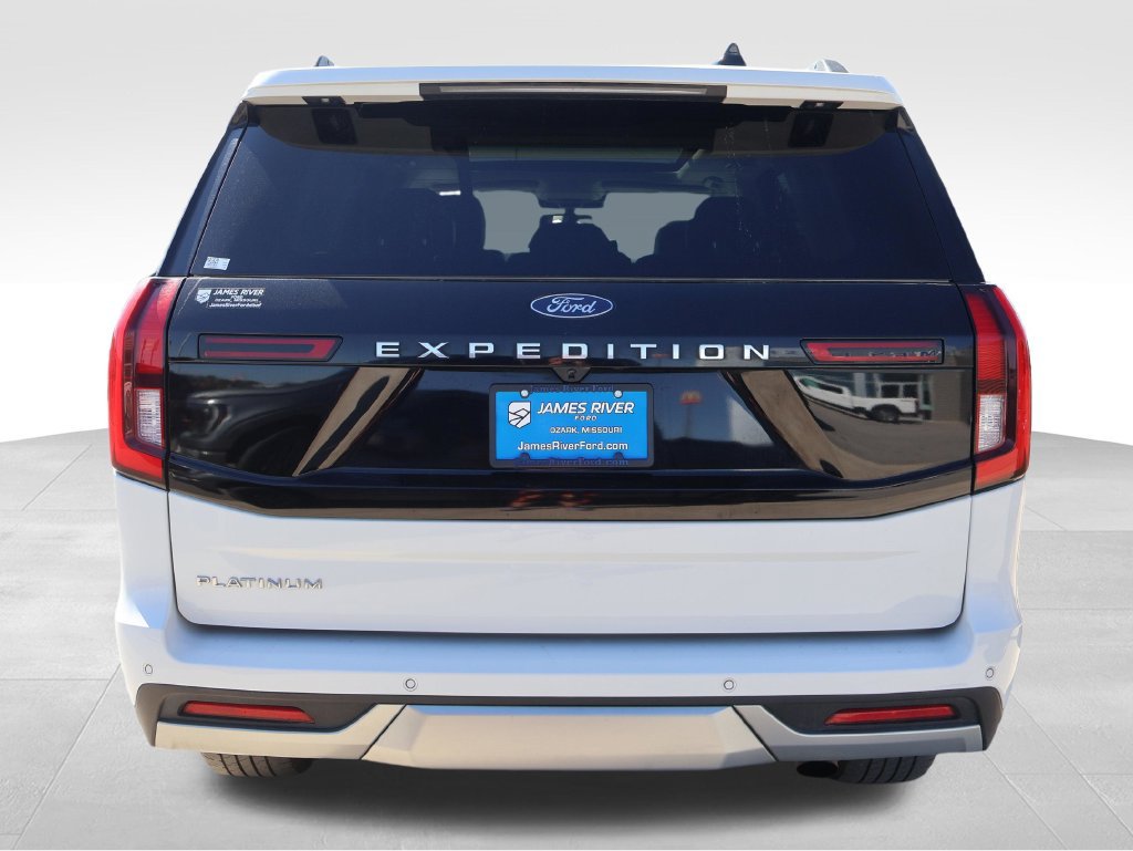 Used 2025 Ford Expedition Platinum AWD/4WD image 4