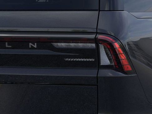 New 2025 Lincoln Navigator Reserve w/ Jet Appearance Package AWD/4WD image 21