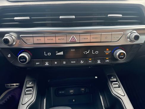 Used 2022 Kia Telluride SX w/ SX Prestige Package AWD/4WD image 10