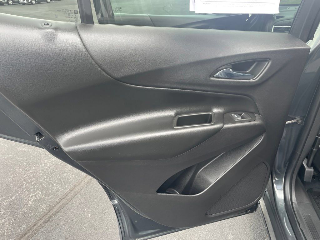 Used 2020 Chevrolet Equinox LT AWD/4WD image 16