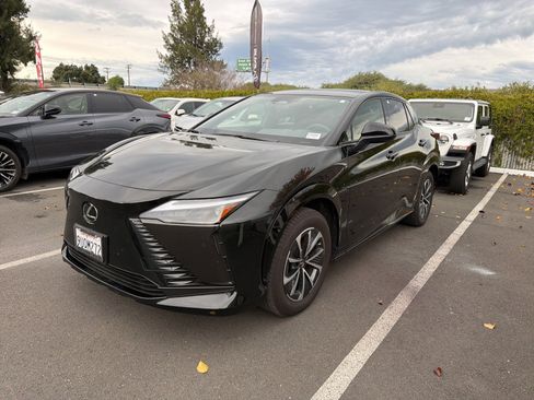 Used 2025 Lexus RZ 300e image 3