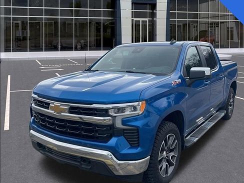 Used 2023 Chevrolet Silverado 1500 LT image 1