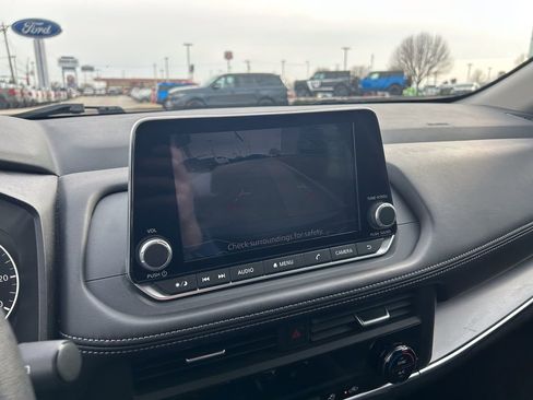 Used 2024 Nissan Rogue SV image 24