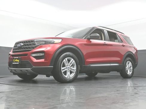 Used 2022 Ford Explorer XLT w/ Equipment Group 202A AWD/4WD image 54