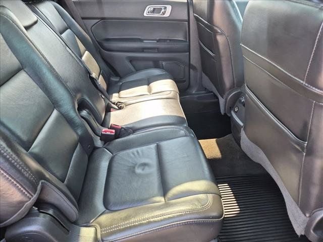 Used 2014 Ford Explorer XLT w/ Equipment Group 202A AWD/4WD image 23