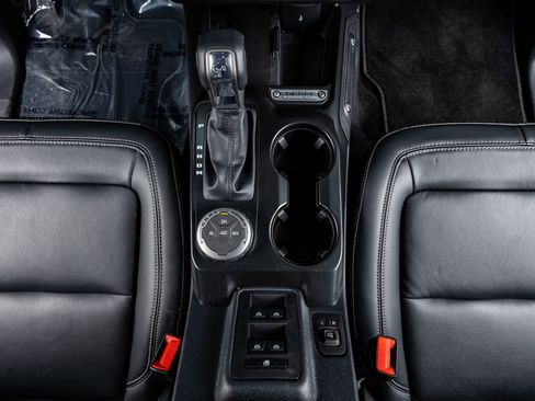 Used 2025 Ford Bronco Outer Banks image 27