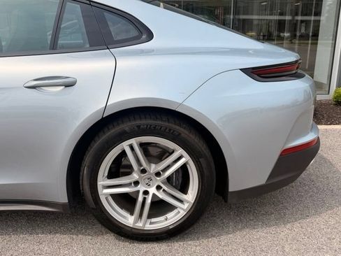 Used 2024 Porsche Panamera RWD image 25