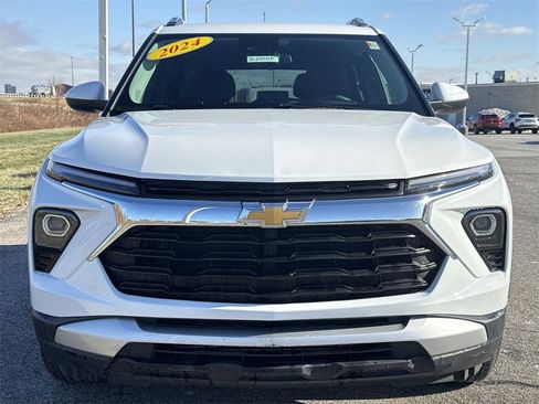 Used 2024 Chevrolet TrailBlazer LT image 3
