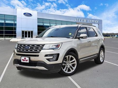 Used 2017 Ford Explorer Limited w/ Equipment Group 301A FWD image 1