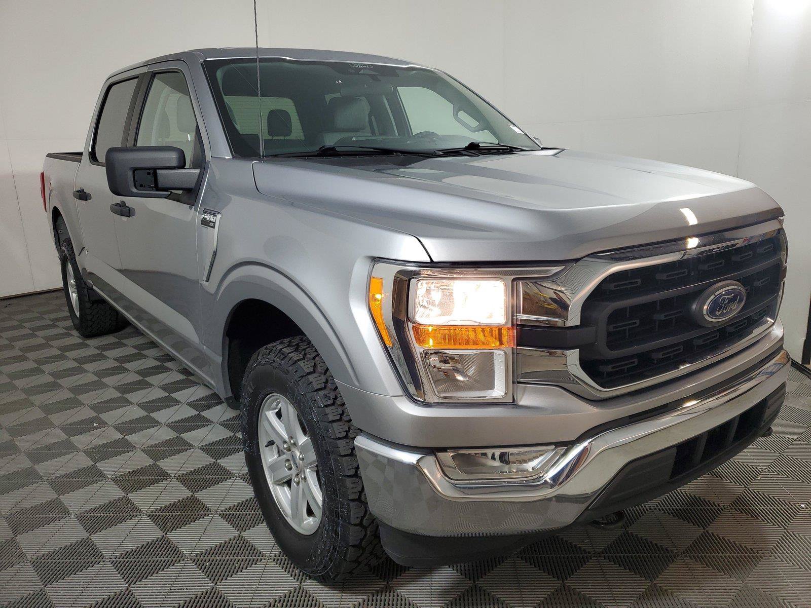 Used 2022 Ford F150 XLT w/ Trailer Tow Package AWD/4WD image 3