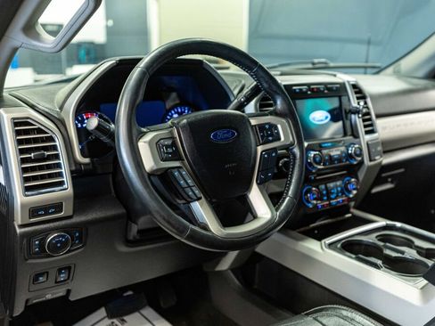 Used 2017 Ford F250 Lariat w/ Lariat Ultimate Package AWD/4WD image 12
