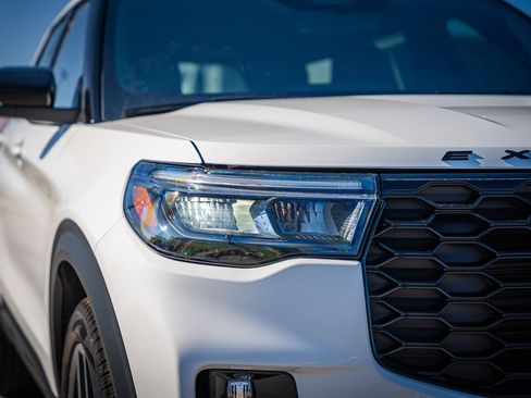 New 2026 Ford Explorer ST image 7