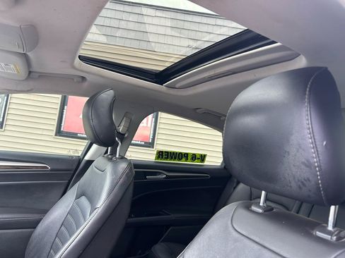 Used 2014 Ford Fusion SE w/ Equipment Group 202A FWD image 18