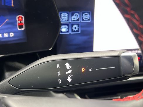 Used 2024 Chevrolet Equinox EV RS image 20