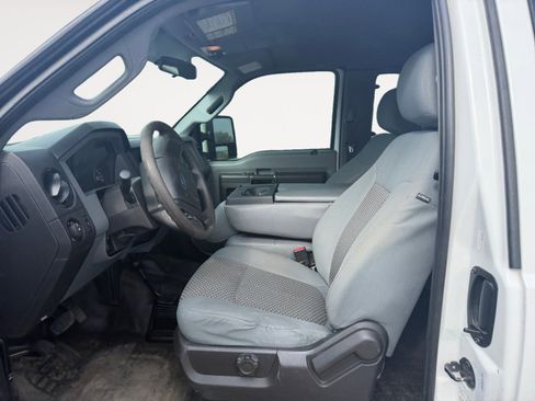 Used 2014 Ford F250 XL w/ Power Equipment Group image 9