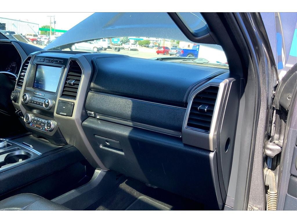 Used 2020 Ford Expedition Max XLT w/ Equipment Group 202A AWD/4WD image 18