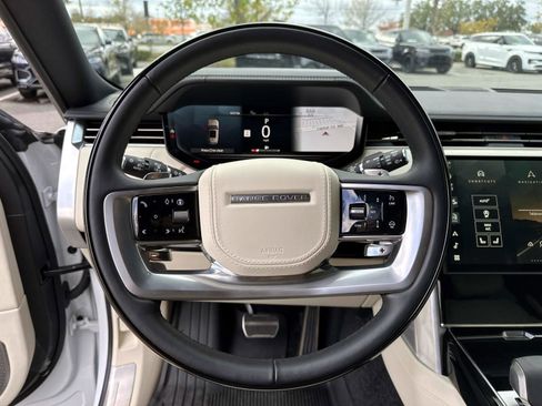Used 2025 Land Rover Range Rover Long Wheelbase Autobiography image 21