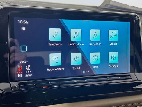 New 2026 Volkswagen Atlas Cross Sport SE image 14