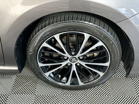 Used 2019 Toyota Camry SE image 11