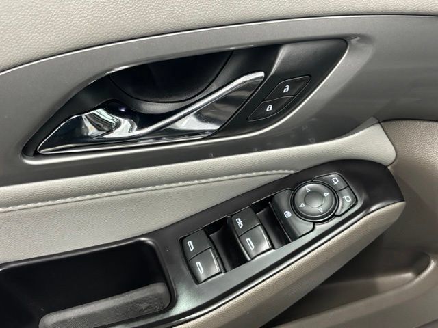 Used 2019 Chevrolet Traverse LT FWD image 16