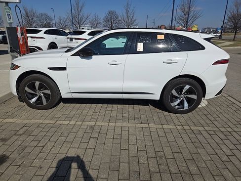 Used 2024 Jaguar F-PACE R-Dynamic S image 8