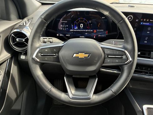 Used 2025 Chevrolet Equinox LT AWD/4WD image 23
