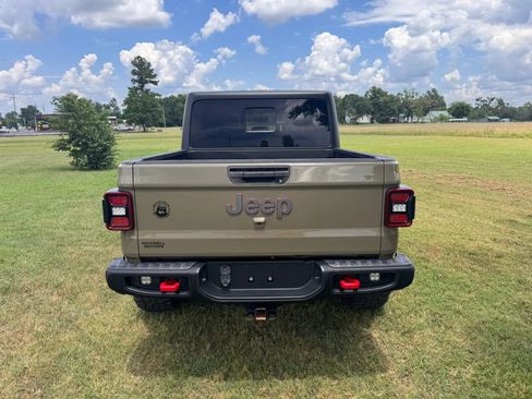 Used 2020 Jeep Gladiator Rubicon AWD/4WD image 5