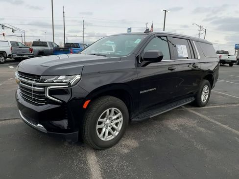 Used 2023 Chevrolet Suburban LT RWD image 4