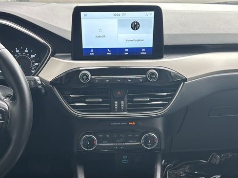 Certified 2022 Ford Escape SE w/ SE Sport Appearance Package image 11