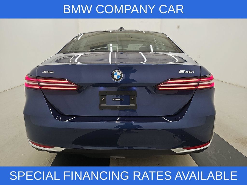 Used 2027 BMW 540i xDrive AWD/4WD image 5