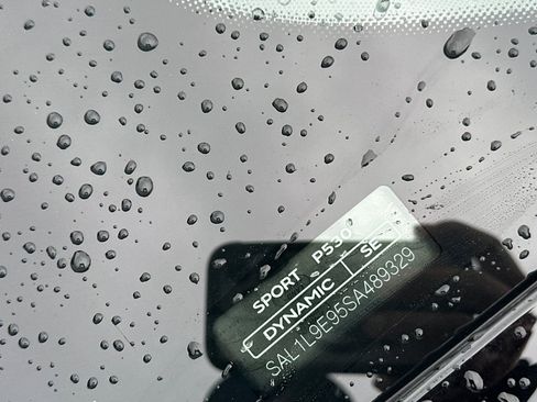 Used 2025 Land Rover Range Rover Sport Dynamic SE image 16