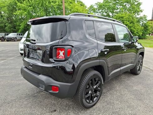 Used 2023 Jeep Renegade Altitude w/ Sun/Sound Group AWD/4WD image 11