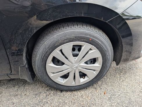 Used 2024 Nissan Versa S w/ Trunk Package image 8