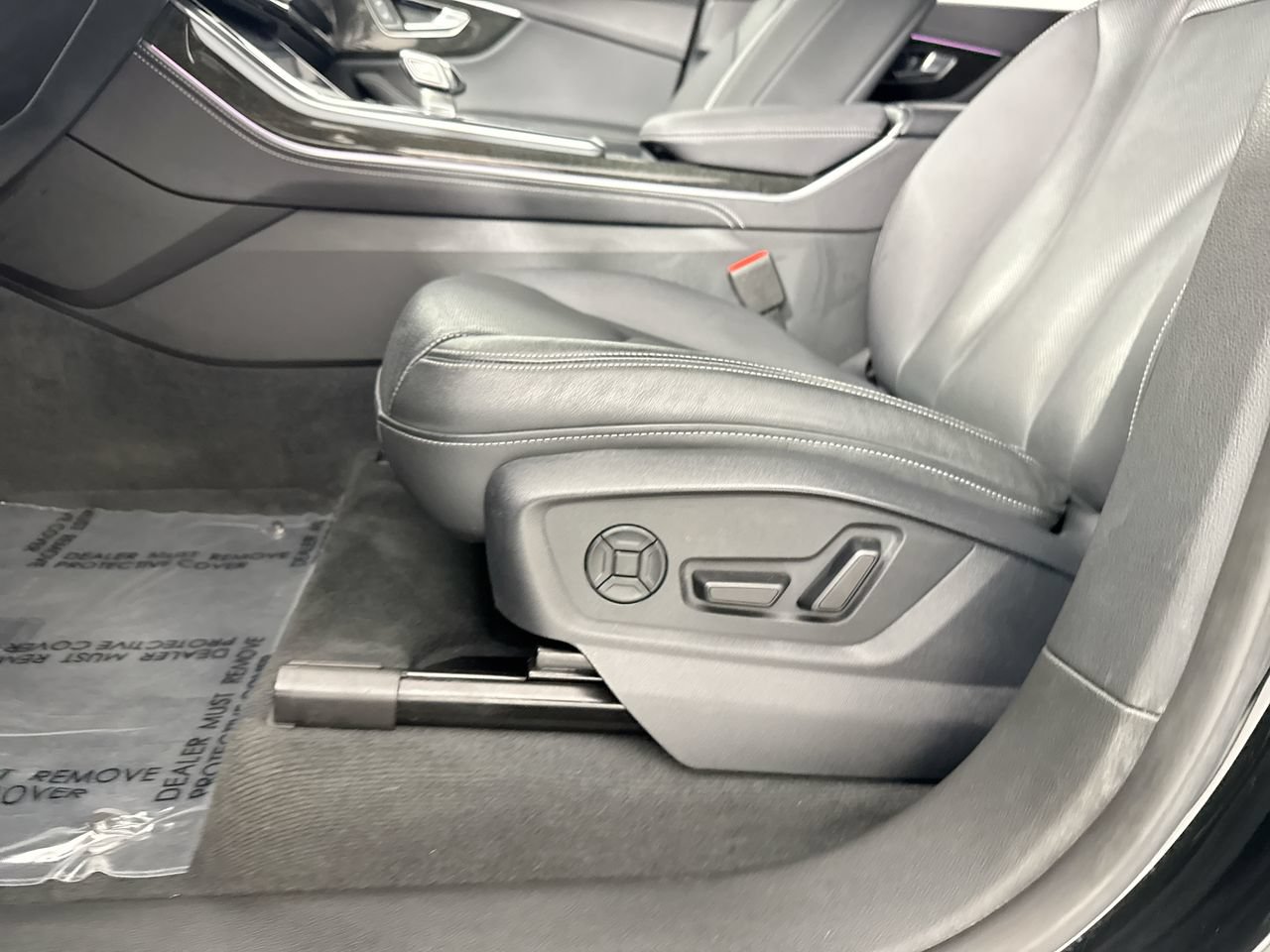 Used 2025 Audi Q8 Premium Plus AWD/4WD image 26