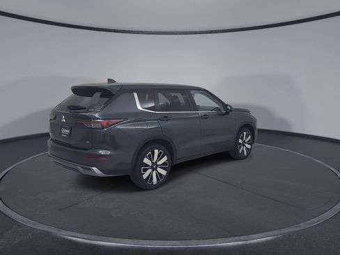 Used 2025 Mitsubishi Outlander SE AWD/4WD image 16