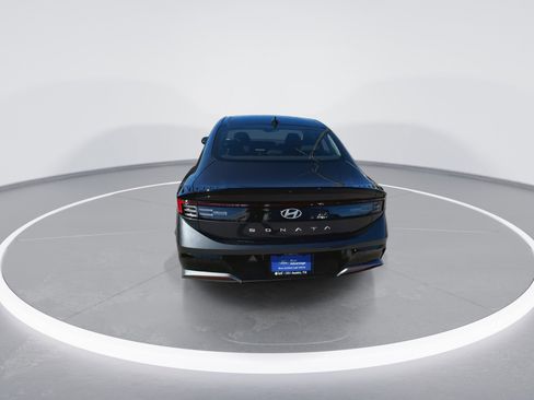 Used 2024 Hyundai Sonata SEL w/ Convenience Package image 11