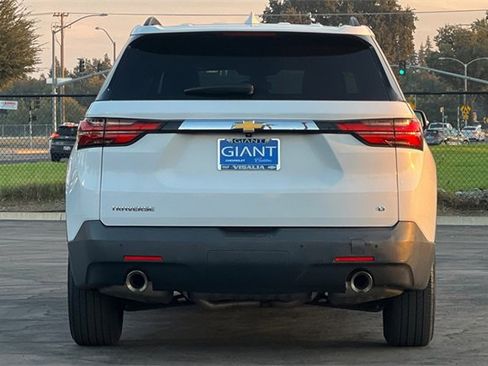 Used 2023 Chevrolet Traverse LT image 5