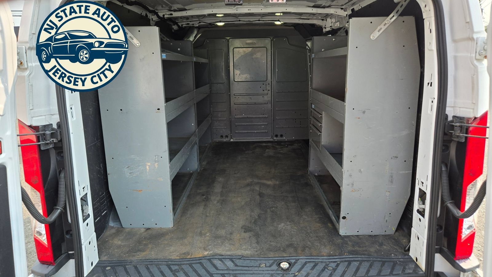 Used 2017 Ford Transit 250 130 Low Roof w/ Premium Package RWD image 4