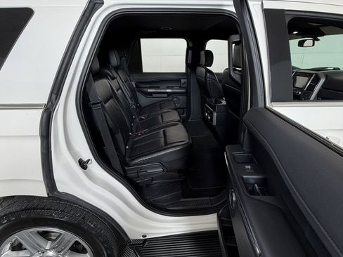 Used 2019 Ford Expedition XLT w/ Equipment Group 202A image 6