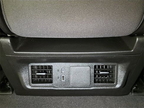 Used 2024 Chevrolet Silverado 1500 Custom image 21