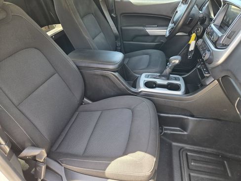Used 2022 Chevrolet Colorado LT w/ Fleet Safety Package RWD image 15