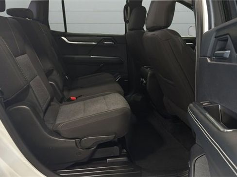 Used 2025 GMC Acadia Elevation image 38