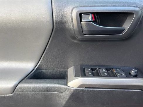 Certified 2022 Toyota Tacoma SR5 w/ Black Out Package (TMS) image 12