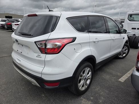 Used 2018 Ford Escape SE w/ Ford Safe & Smart Package image 3