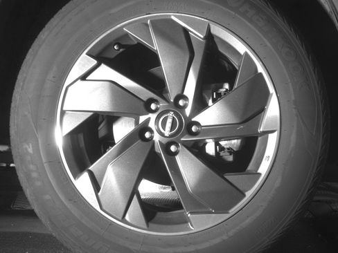 Used 2025 Nissan Rogue SV image 13