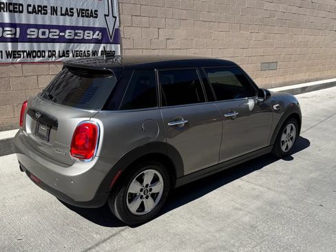 Used 2017 MINI Cooper 4-Door Hardtop FWD image 4