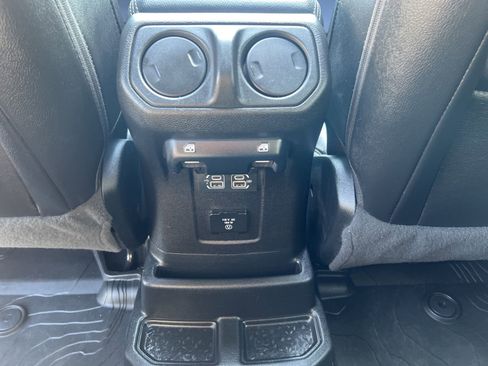 Used 2020 Jeep Wrangler Unlimited Sahara image 48